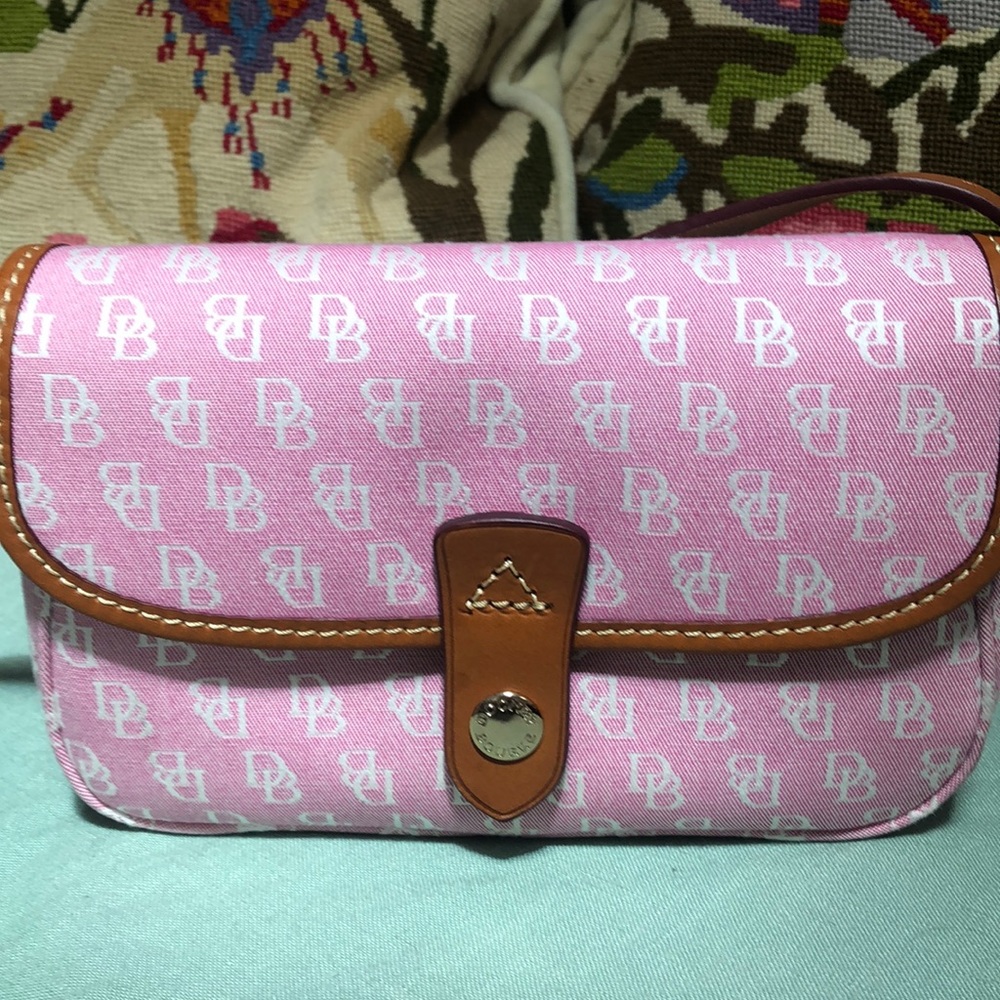 Dooney & Bourke - Picture 5 of 14